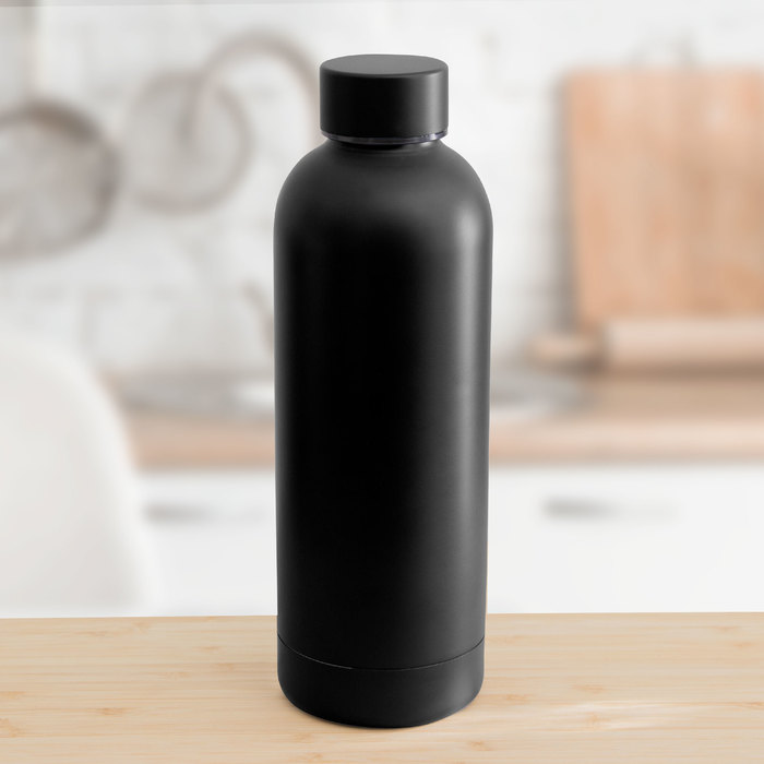 Inox-botella-termica-de-acero-inoxidable-500ml-negro-contexto-1