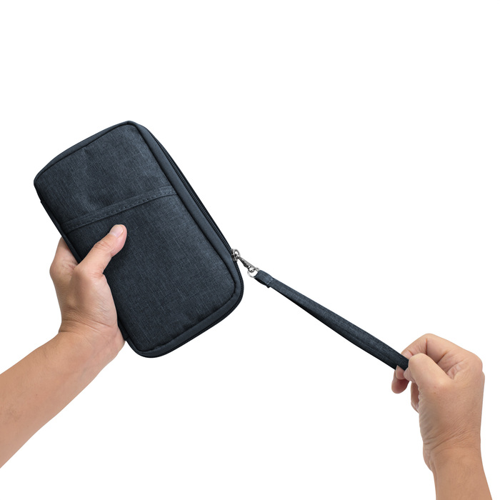 alt_promocional_publicitario_billetera_viaje_C577_azul_mano_2